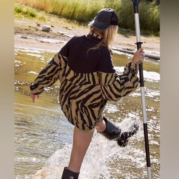 Free People Movement Walk the Line Animal Print Pullover Womens XS - Picture 2 of 8